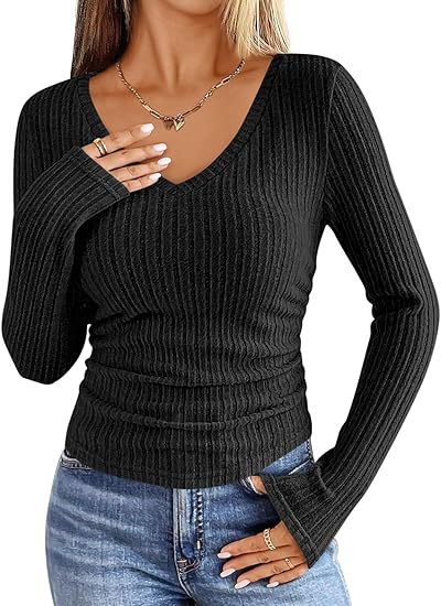 Damen Geripptes tailliertes Langarm-Feinstrickshirt mit V‑Ausschnitt und Ärmelschlitz Echo Archiv