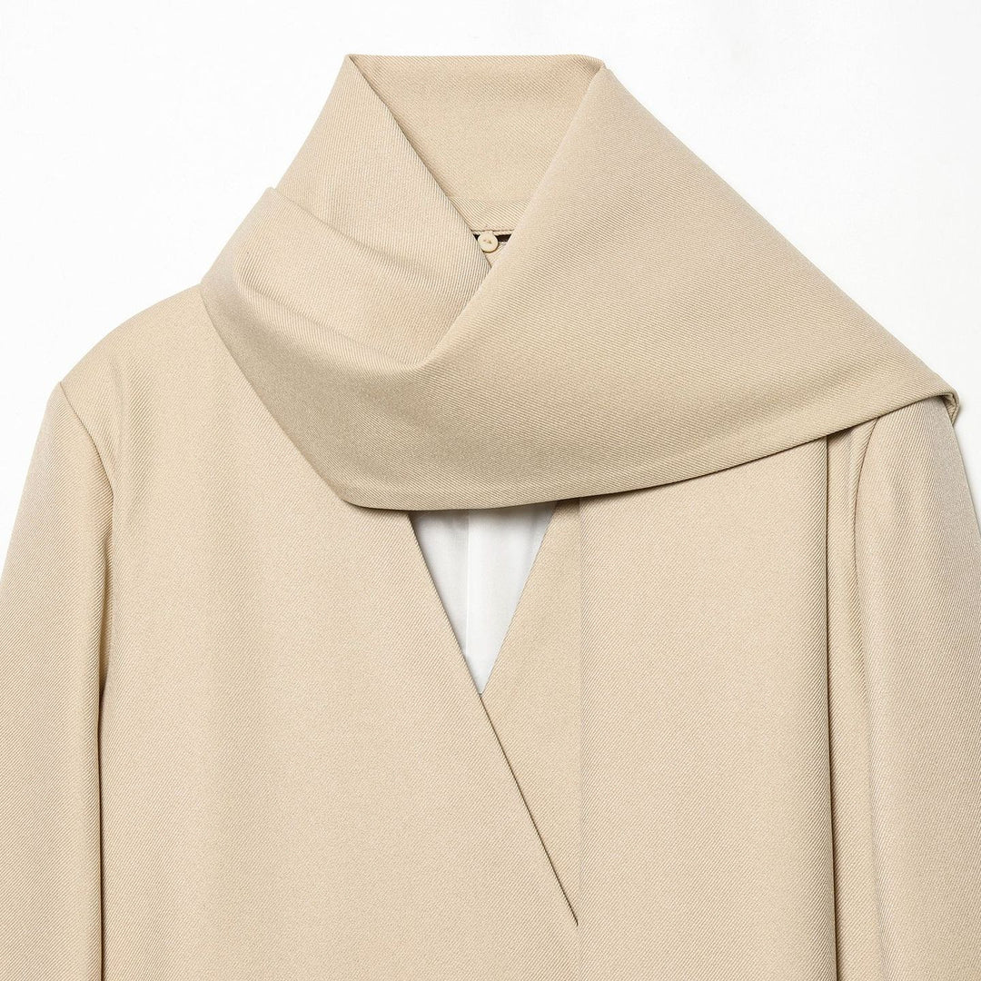 Damen kastiger Mantel mit integriertem Schal, kastigem Cape-Schnitt und einreihiger Knopfleiste – Montévia