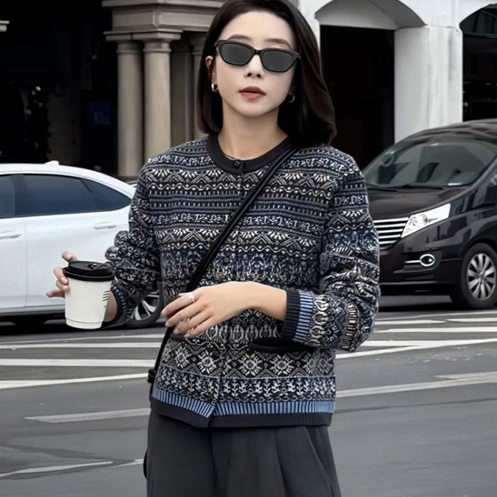Damen Kurzjacke-Cardigan mit Jacquard‑Muster, Rippbündchen und Rundhals Echoarchiv