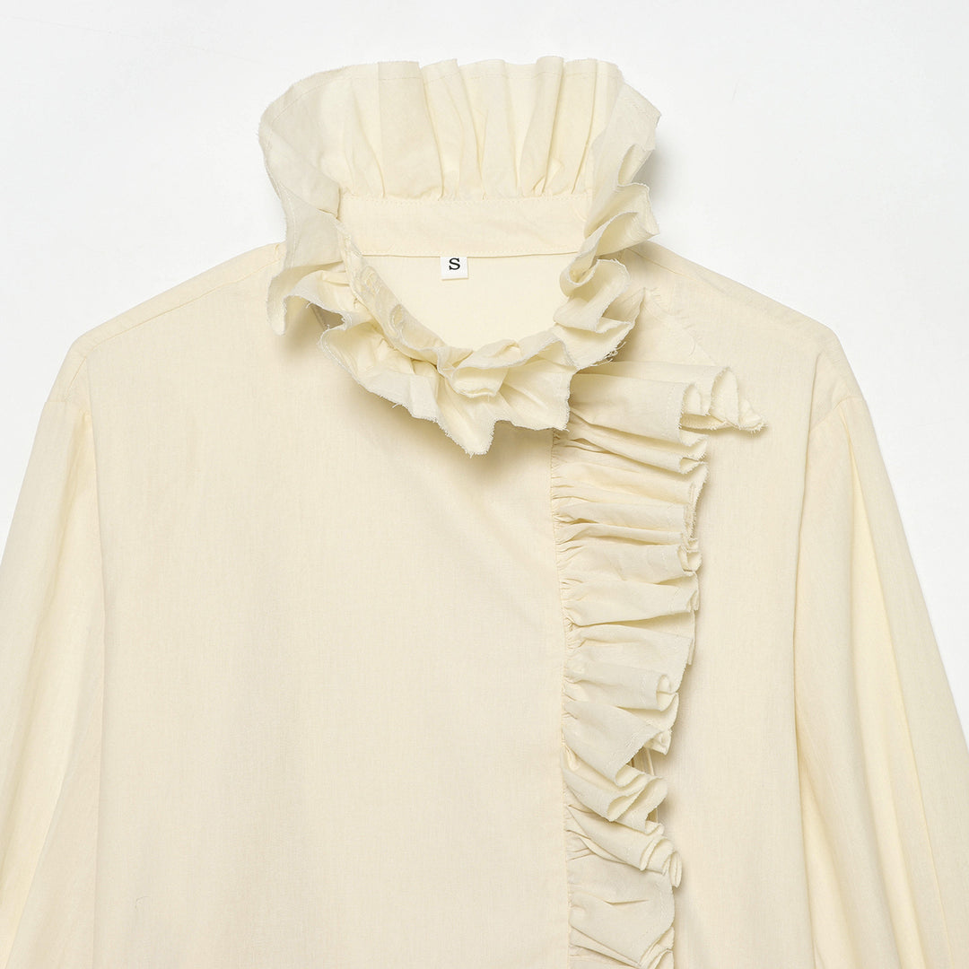 Damen Rüschenbluse mit hohem Stehkragen, asymmetrischer Rüschenvorderleiste und voluminösen Stufensäumen – Élovi