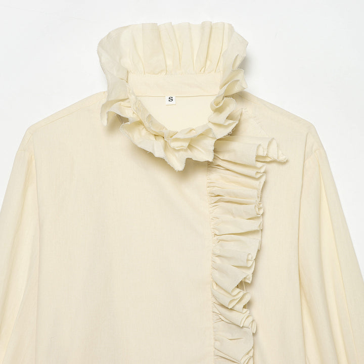 Damen Rüschenbluse mit hohem Stehkragen, asymmetrischer Rüschenvorderleiste und voluminösen Stufensäumen – Élovi