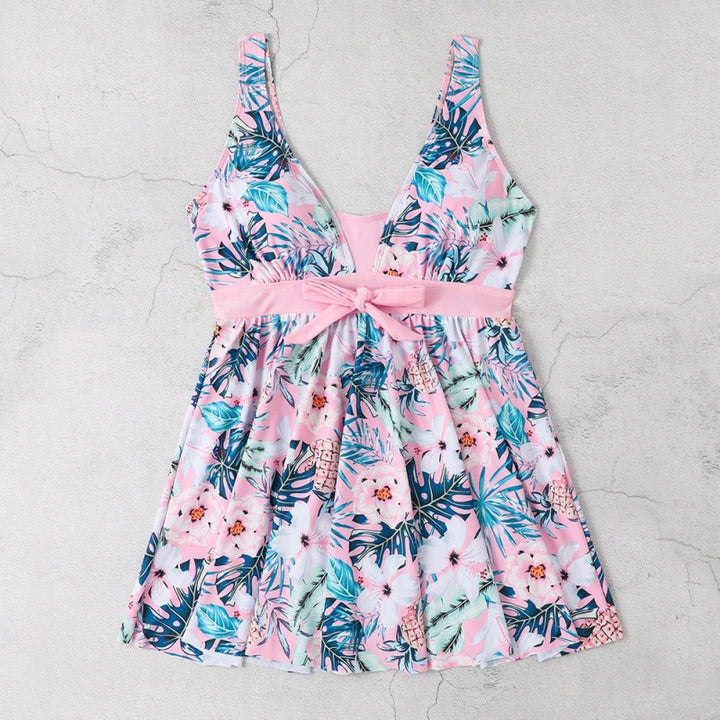Damen Badekleid mit floralen Mustern und schmeichelndem Schnitt Echo Archiv