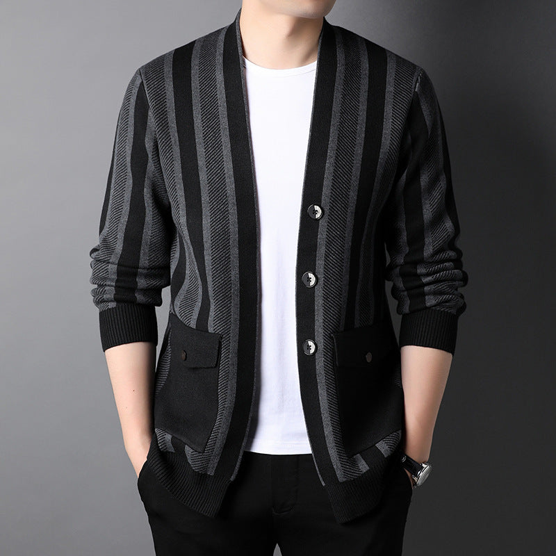 Herren modische Strickjacke mit ausgefallenem Streifenmuster Echoarchiv