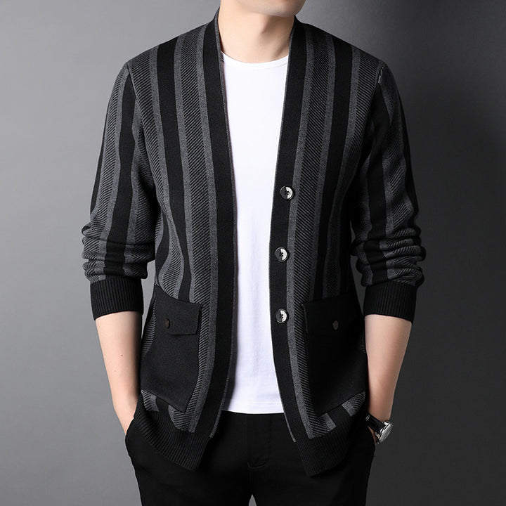 Herren modische Strickjacke mit ausgefallenem Streifenmuster Echoarchiv