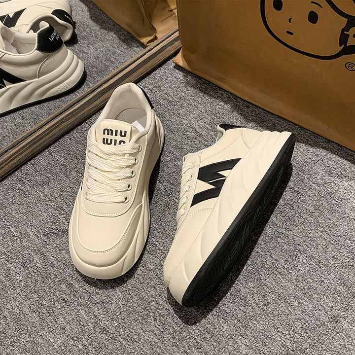 Damen modische Sneaker mit einzigartiger Sohlenstruktur und atmungsaktivem Obermaterial Echo Archiv