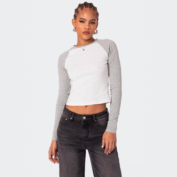 Damen Langarmshirt mit Kontrastärmeln und figurbetontem Schnitt Echo Archiv