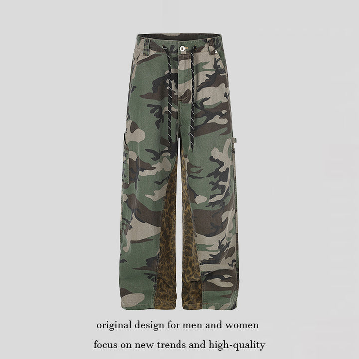 Damen weite Cargo-Hose mit Camouflage-Print und Leo-Kontrastbahnen Echoarchiv