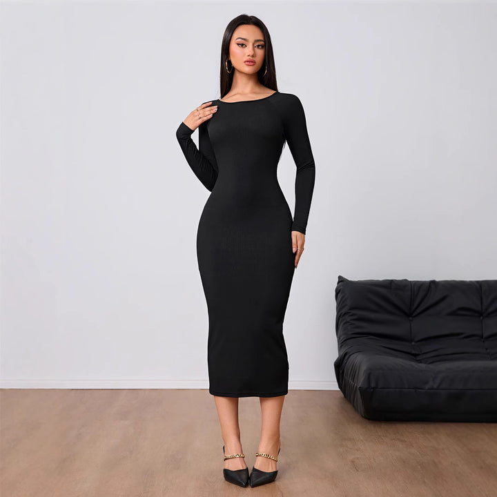 Damen figurbetontes Stretch-Midikleid mit U‑Boot‑Ausschnitt und figurformendem Rippstrick – Élara