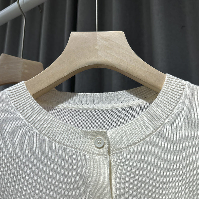Damen Feiner Rundhals-Feinstrick-Cardigan mit schmaler Silhouette & verlängerten Bündchen Echo Archiv