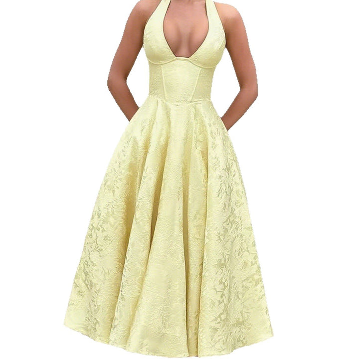 Damen Elegantes Hochzeitskleid mit schwingendem Rock und tiefem V-Ausschnitt Echo Archiv