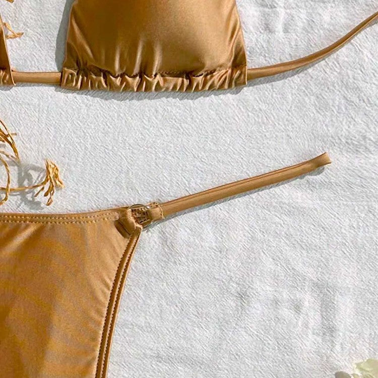 Damen Triangel-Bikini mit verstellbaren Trägersystem und raffinierten Rüschendetails Echo Archiv