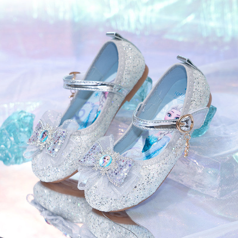 Mädchen Glitzernde Ballerina mit dekorativer Schleifenapplikation Echo Archiv