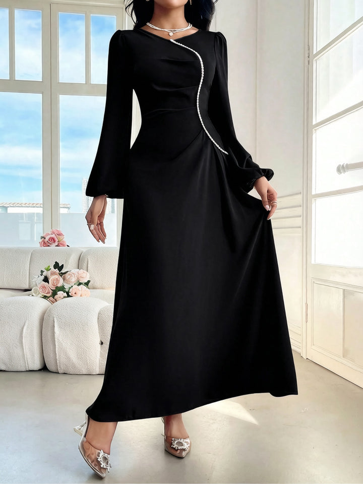 Damen Elegantes Maxikleid mit besonderem Ausschnitt Echo Archiv
