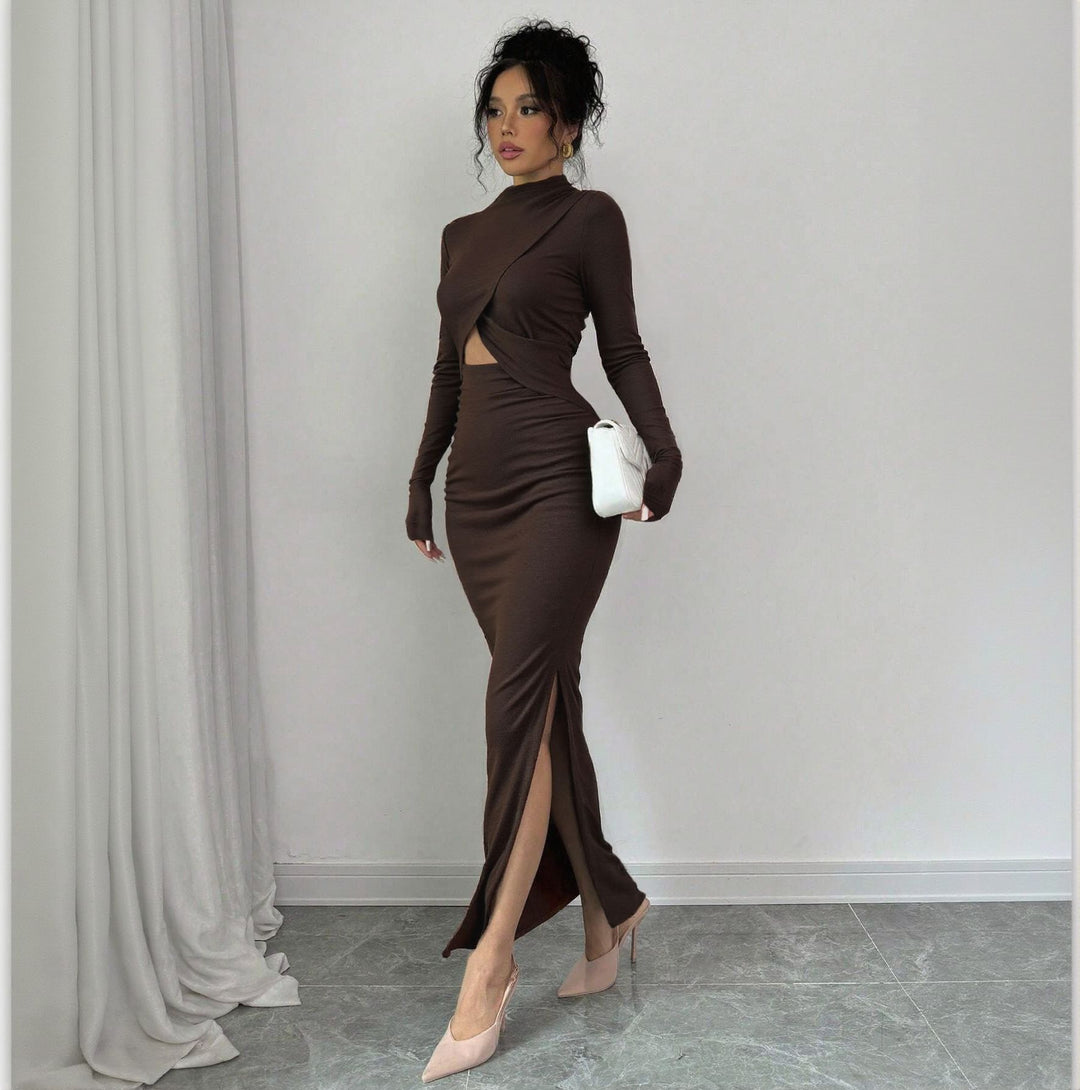 Damen geripptes Maxikleid mit gedrehtem Vorderteil Cut-Out taillierter Raffung und hohem Seitenschlitz – Valéora
