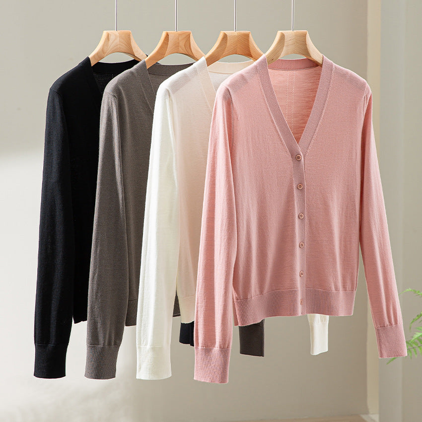 Damen Feinstrick-Cardigan mit V-Ausschnitt, Knopfleiste und Rippbündchen Echoarchiv