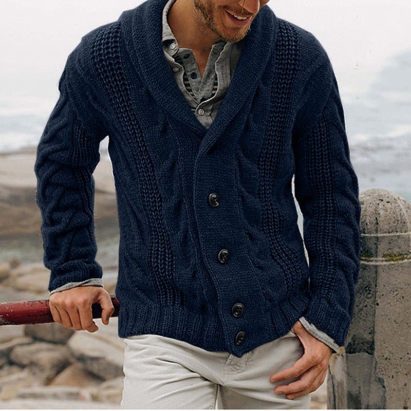 Herren Strickjacke mit modischem Zopfmuster und praktischen Taschen Echoarchiv