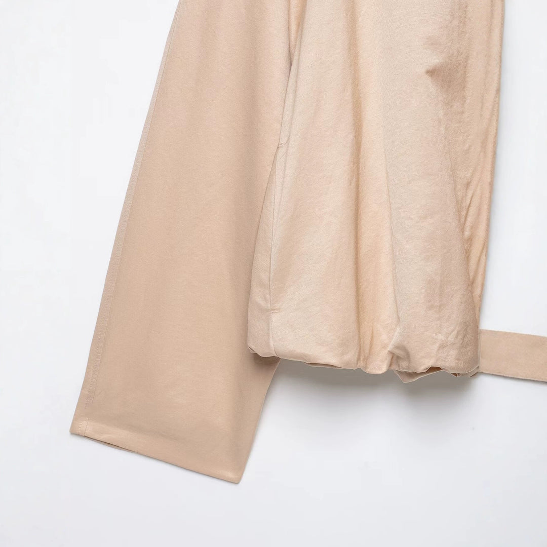Damen Kurzes Satin-Finish Cape‑Blouson mit weitem Raglanärmel und hohem Stehkragen Echo Archiv