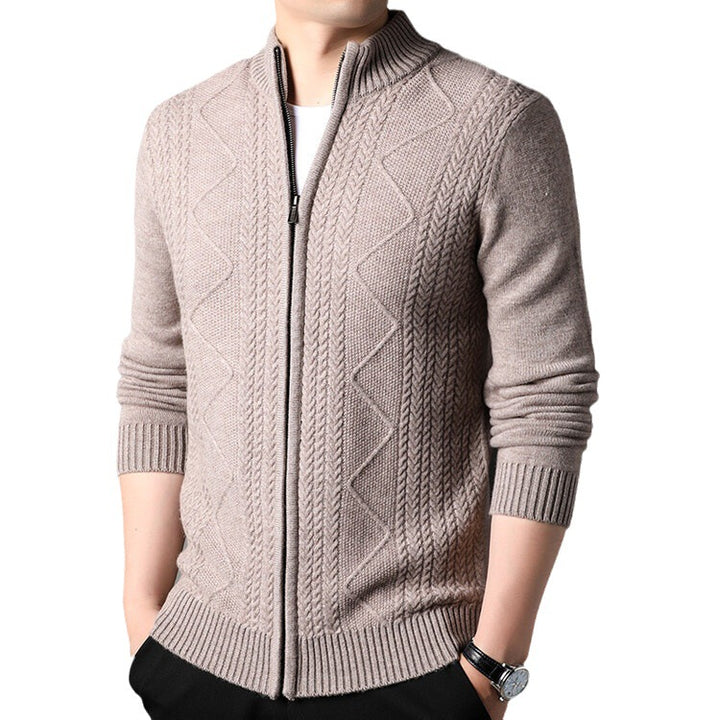 Herren Strickjacke im modernen Kabelstrickdesign Echoarchiv