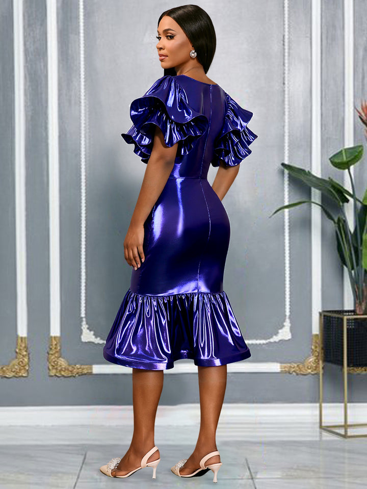 Damen Glamouröses Abendkleid mit voluminösen Rüschenschultern Echo Archiv
