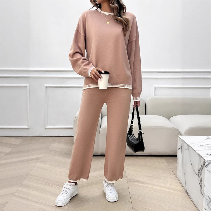 Damen Lounge-Zweiteiler aus feinem Feinstrick mit kontrastierten Bündchen und geradem Bein – Élanora