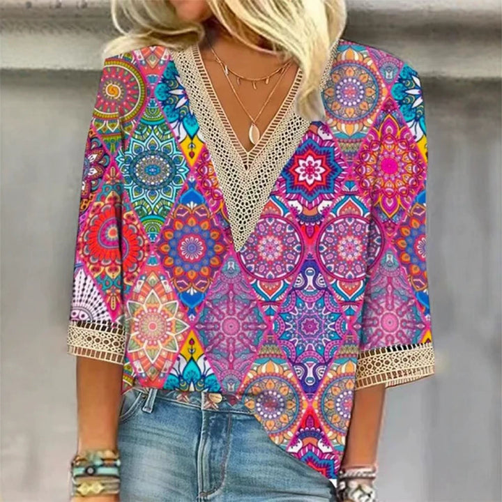 Damen nan locker fallende Mandala-Patchwork-Tunika mit tiefem V-Ausschnitt und Häkelspitzenbesatz Echo Archiv