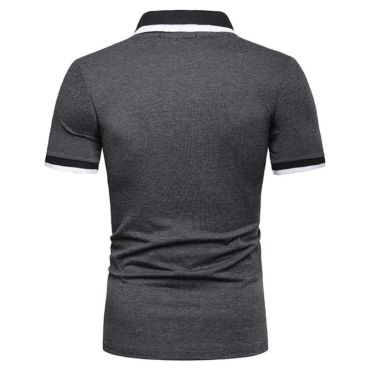 Herren Polohemd mit modernem Farbblockdesign und atmungsaktiver Struktur Echoarchiv