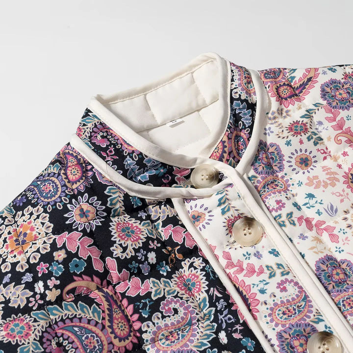 Damen nan gesteppte Patchwork-Steppjacke im Paisley‑Print mit Kontrastpaspeln und großen Klappentaschen Echo Archiv