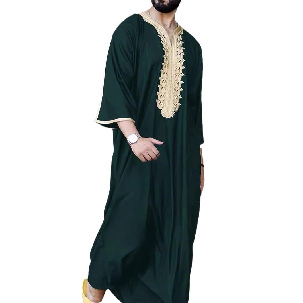 Herren traditioneller Kaftan mit kunstvollen Stickdetails Echoarchiv