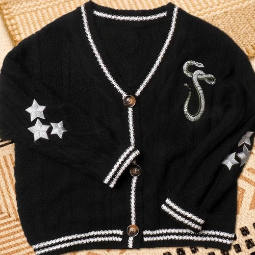 Damen nan gestrickte College-Cardigan mit Zopfmuster, V-Ausschnitt, kontraststreifen und gestickten Applikationen Echo Archiv