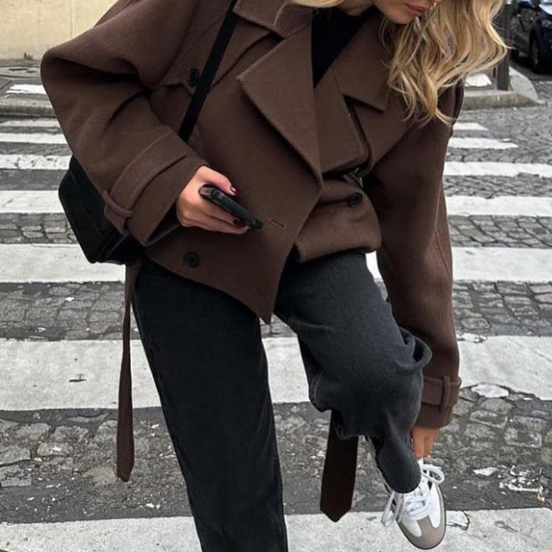 Damen Kurz geschnittener Oversize-Wollmix-Peacoat mit weitem Revers und Bindegürtel Echo Archiv