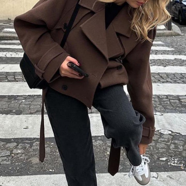 Damen Kurz geschnittener Oversize-Wollmix-Peacoat mit weitem Revers und Bindegürtel Echo Archiv