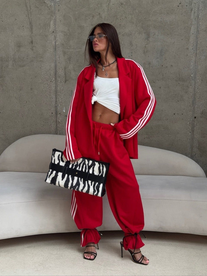 Damen Sweatblazer und Oversize-Jogginghose Echoarchiv