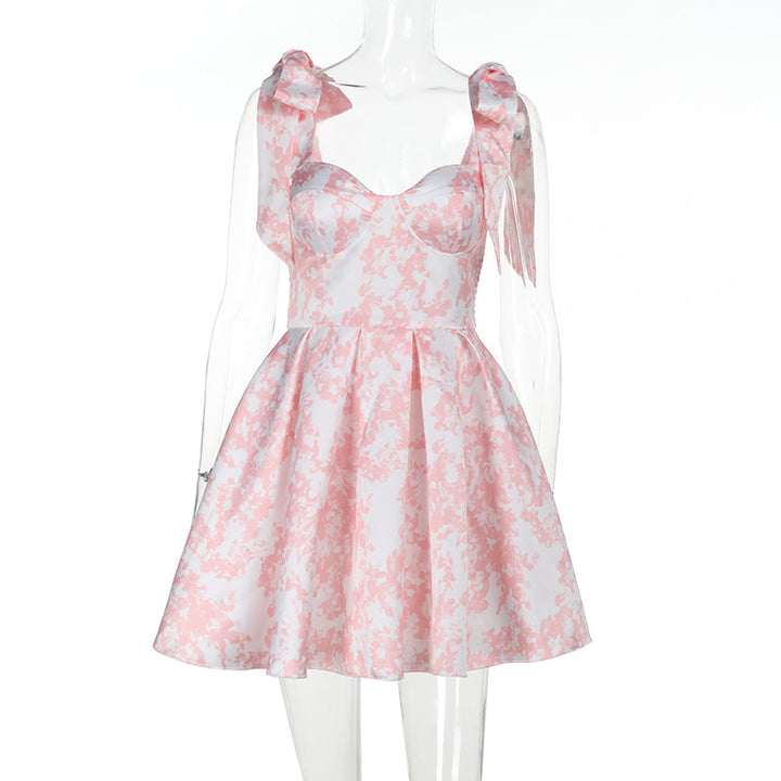 Damen verspieltes Blumenkleid mit Puffärmeln und Rüschendetails Echo Archiv