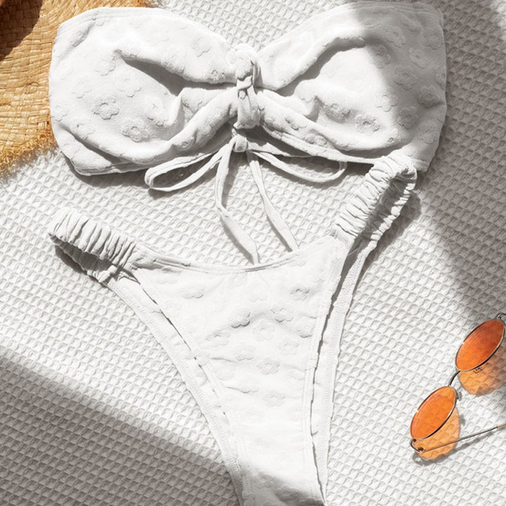 Damen Bandeau-Bikini mit zarten Blütenstrukturen Echo Archiv