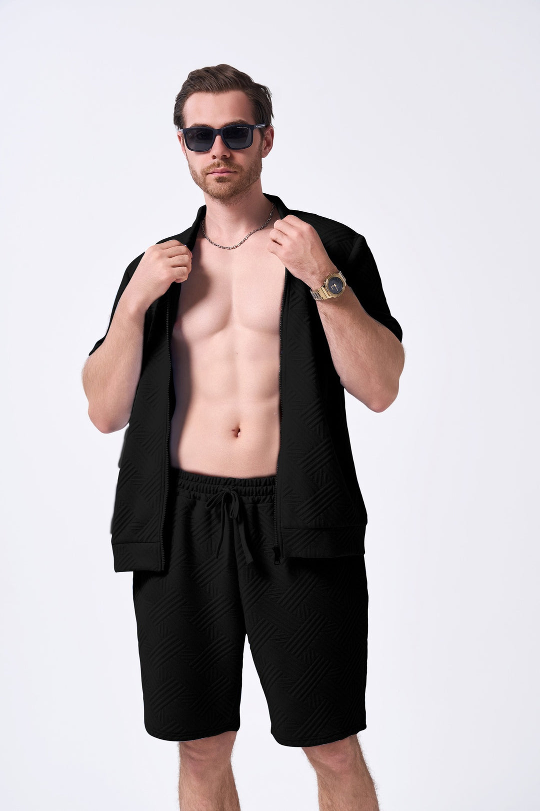 Herren Freizeit-Set mit modernem Design und atmungsaktiven Materialien Echoarchiv
