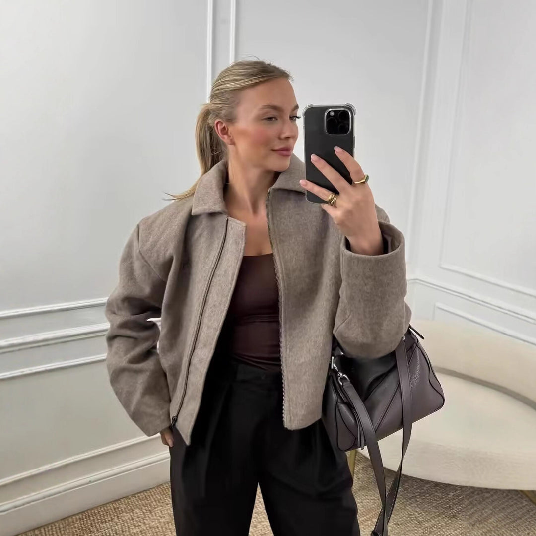 Damen Kurz geschnittene Wollmix Jacke mit Reißverschluss und kurzem Stehkragen – Célinea