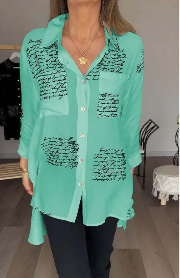 Damen Oversize Hemd Bluse aus leichtem Chiffon mit Text-Patch-Druck und aufgenähter Brusttasche Echoarchiv