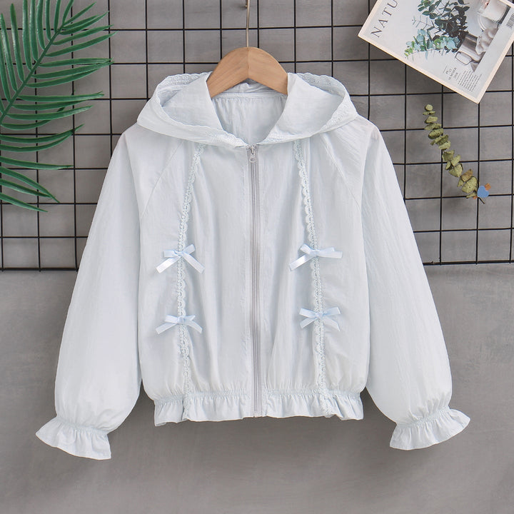 Damen nan romantische Kapuzenjacke mit Spitzendekor, Zierschleifen und gerafftem Saum Echo Archiv