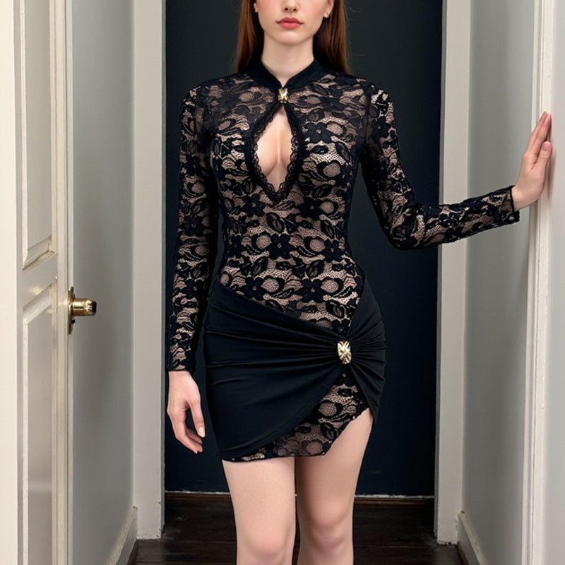 Damen verführerisches Spitzenkleid mit tiefem Ausschnitt und körperbetontem Design Echo Archiv