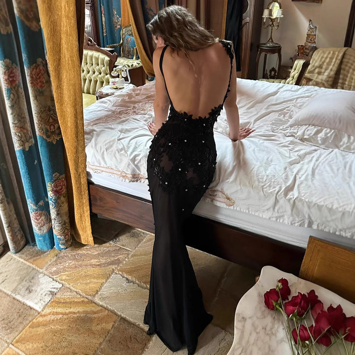 Damen Glamouröses Abendkleid mit floralen Paillettenverzierungen Echo Archiv