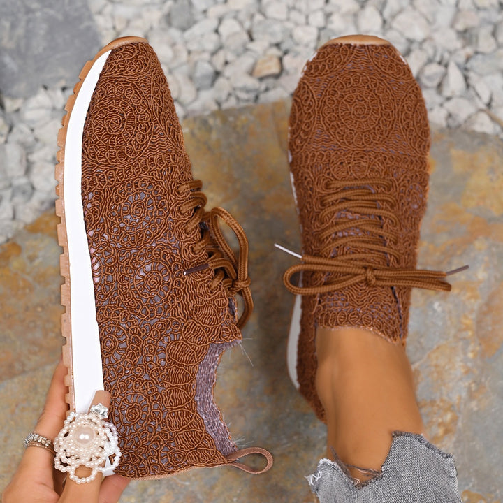 Damen Leichte Sneaker mit Häkelspitzen-Obermaterial und profilierter Gummisohle Echoarchiv