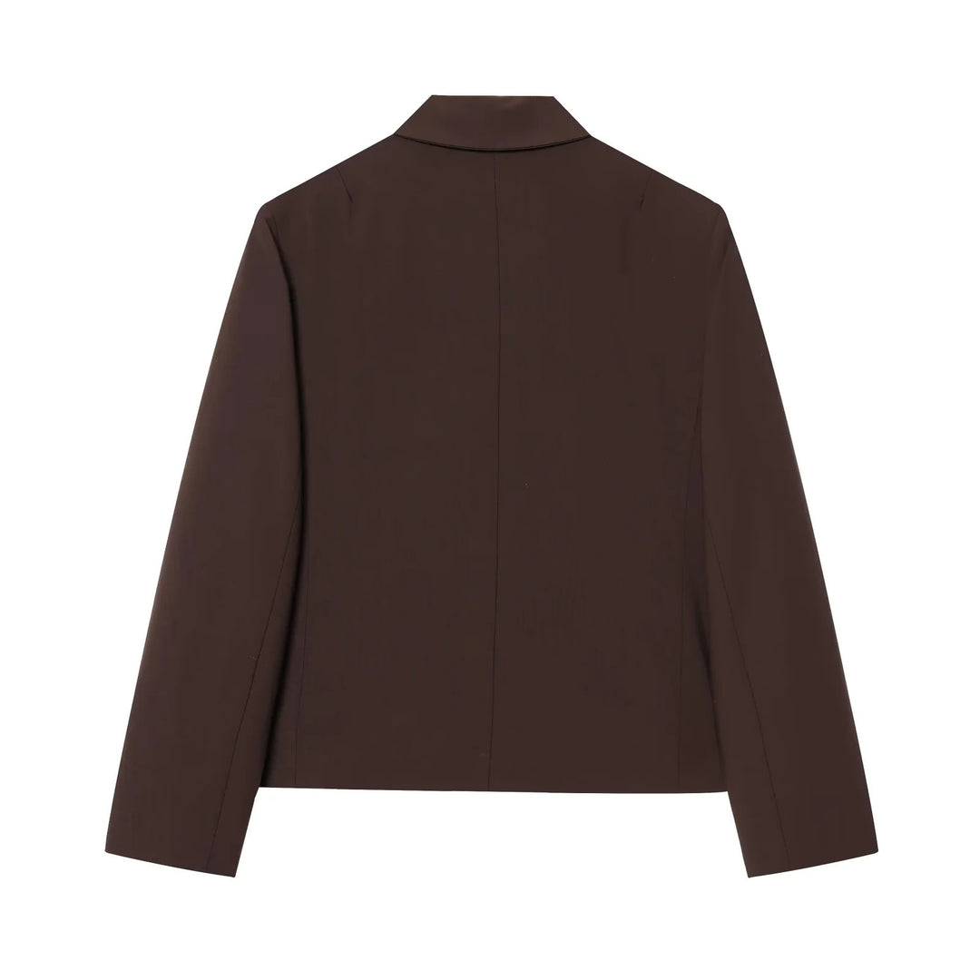 Damen minimalistisch geschnittener Kurzblazer mit verdeckter Knopfleiste und Brustleistentasche – Valéne