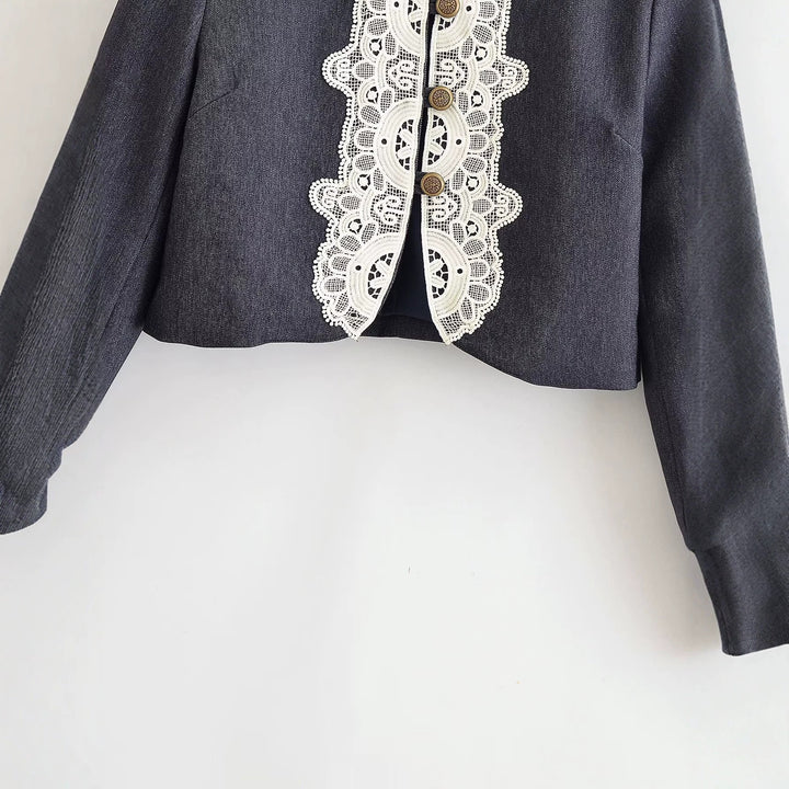 Damen Cropped‑Blazer im Bolero‑Stil mit Spitzenbordüre und Zierknöpfen Echo Archiv