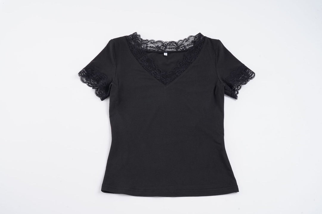 Damen T-Shirt mit Spitzenbesatz und V-Ausschnitt Echo Archiv