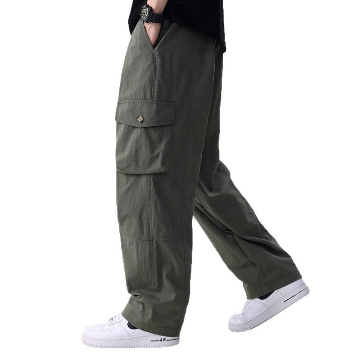 Herren Weite Utility-Cargohose aus Baumwollmix mit Kordelzugbund und aufgesetzten Klappentaschen Echoarchiv