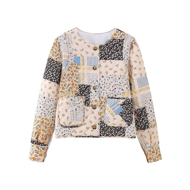 Damen gesteppte Kurzjacke im Patchwork-Quiltstil mit Rundhalsausschnitt und aufgesetzten Taschen – Célinea