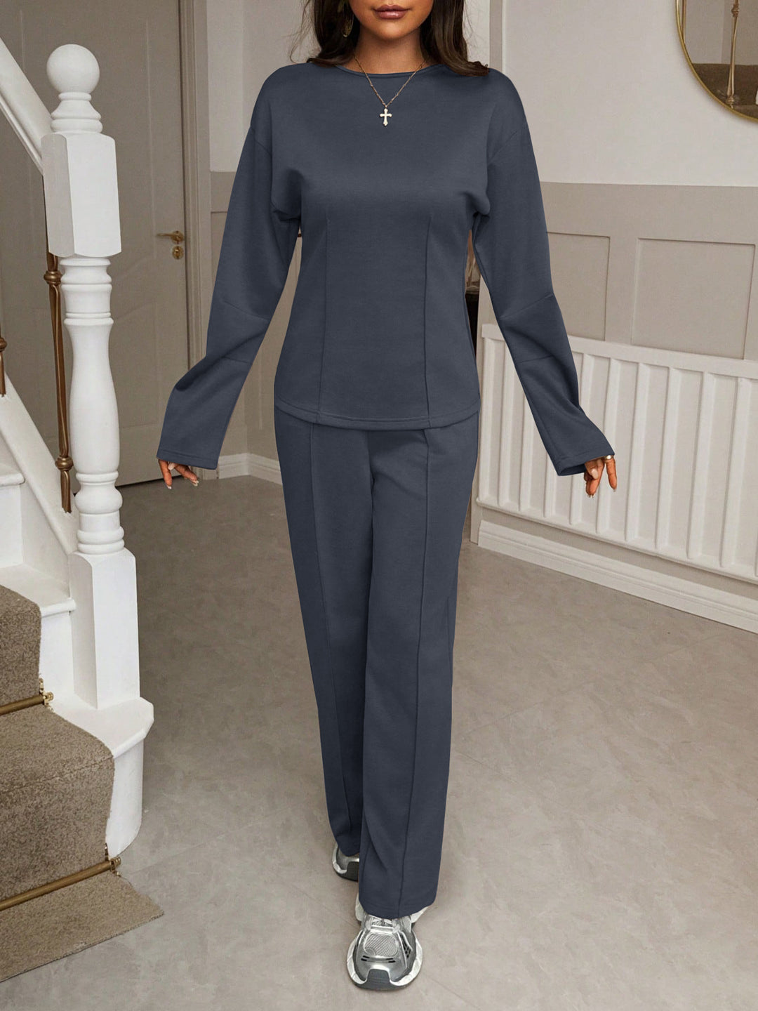 Damen nan weiches Lounge-Set mit tailliertem Sweatshirt, formgebenden Nahtdetails und weitem Palazzohosen-Bein Echo Archiv