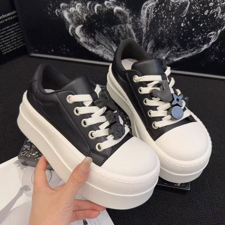 Damen Plateau Sneaker mit trendigem Design und elastischen Schnürsenkeln Echo Archiv