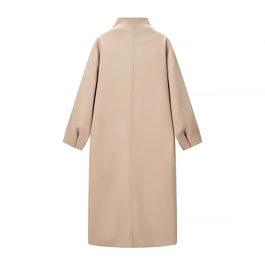 Damen nan minimalistischer Longmantel mit Stehkragen, verdeckter Frontleiste und schrägeingesetzten Eingrifftaschen Echo Archiv