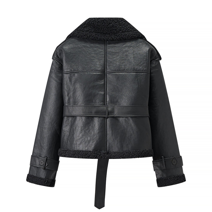 Damen Kurze Fliegerjacke aus Kunstleder mit Teddyfell-Kragen und Taillengürtel Echo Archiv